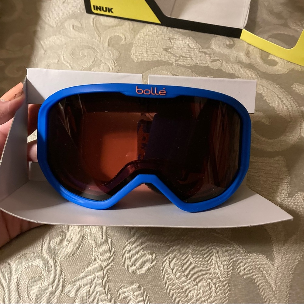 NWT Bolle Ski and snowboard goggles S2 INUK